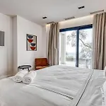 Villa Dominante, A Luxurious In Corfu By Posarellivillas *