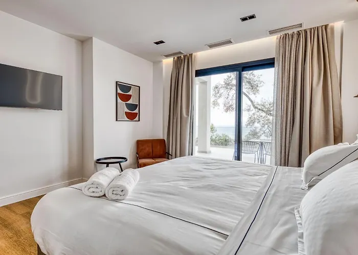 Вилла Dominante, A Luxurious In Corfu By Posarellivillas *